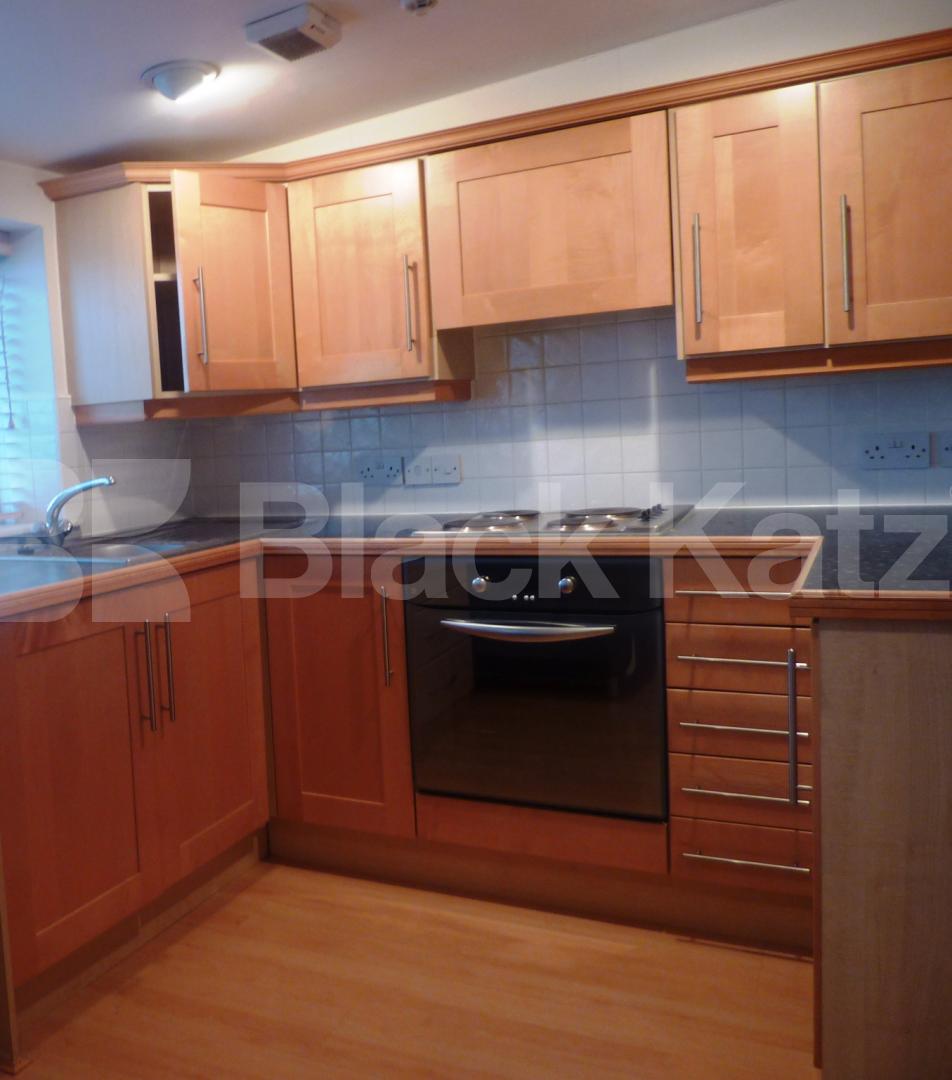 			NEW INSTRUCTION!, Studio Apartment, 1 bath, 1 reception Studio			 St Stephens Gardns, NOTTING HILL